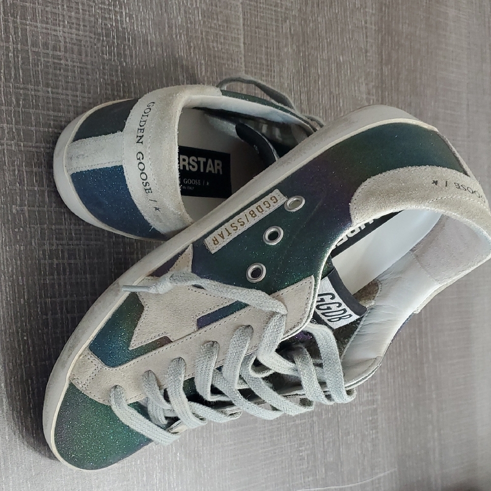 Golden Goose Superstars 37 in Iridescent With Gray Star